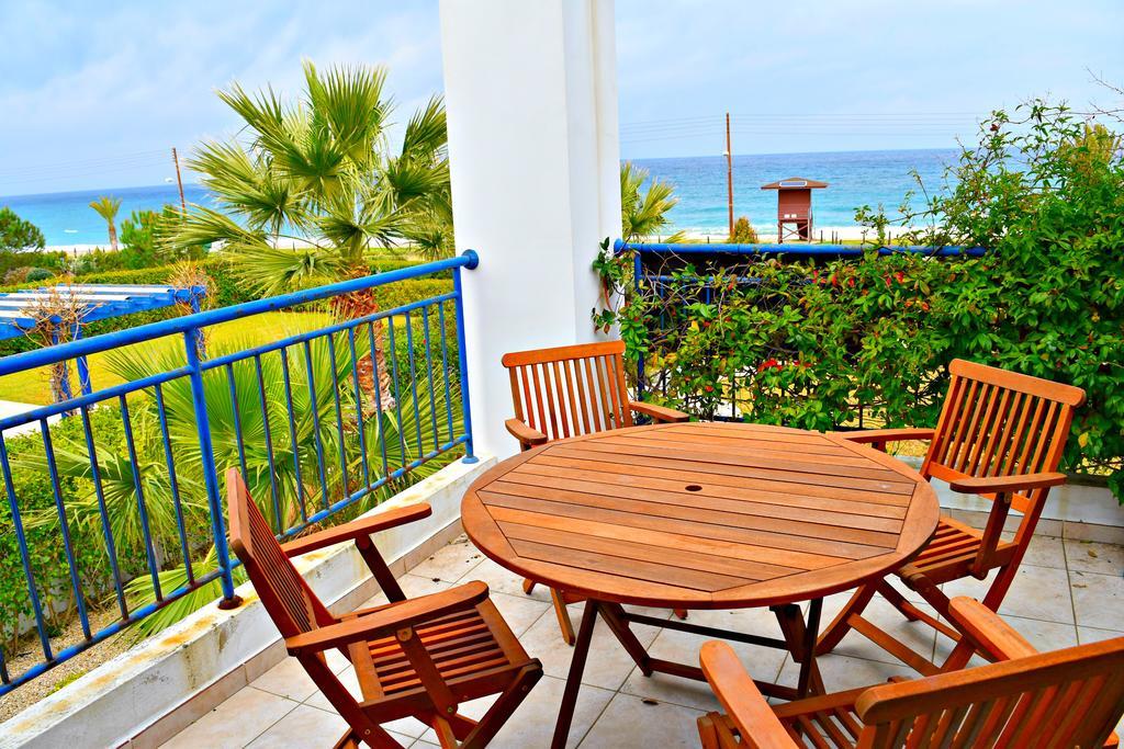 Latchi Beach Front Villa - Private Heated Pool - Amazing Uninterrupted Sea Views Polis Exterior foto