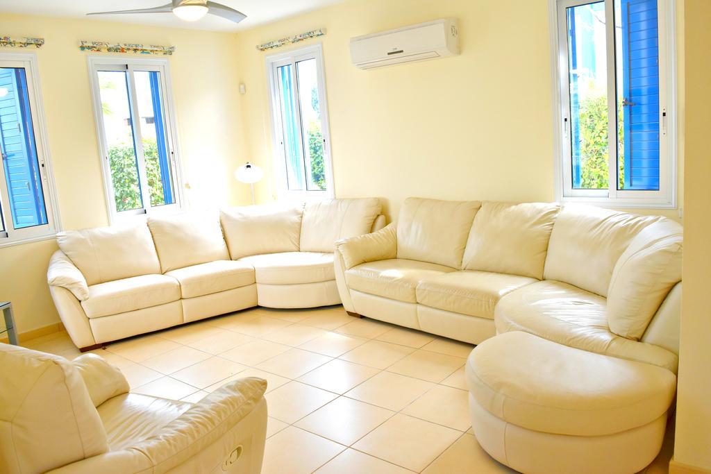 Latchi Beach Front Villa - Private Heated Pool - Amazing Uninterrupted Sea Views Polis Exterior foto