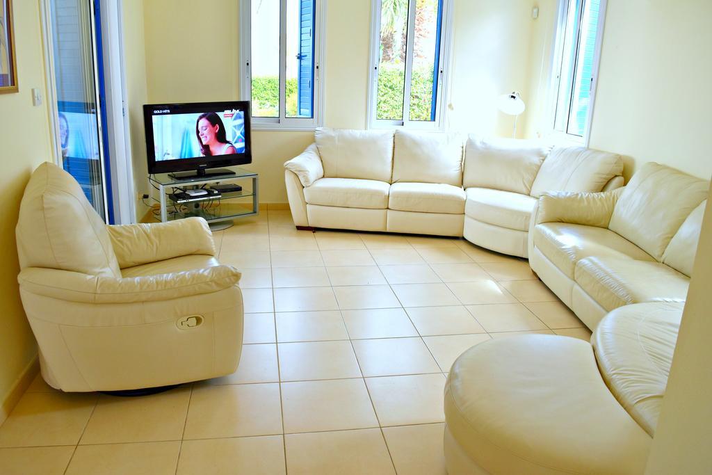 Latchi Beach Front Villa - Private Heated Pool - Amazing Uninterrupted Sea Views Polis Exterior foto