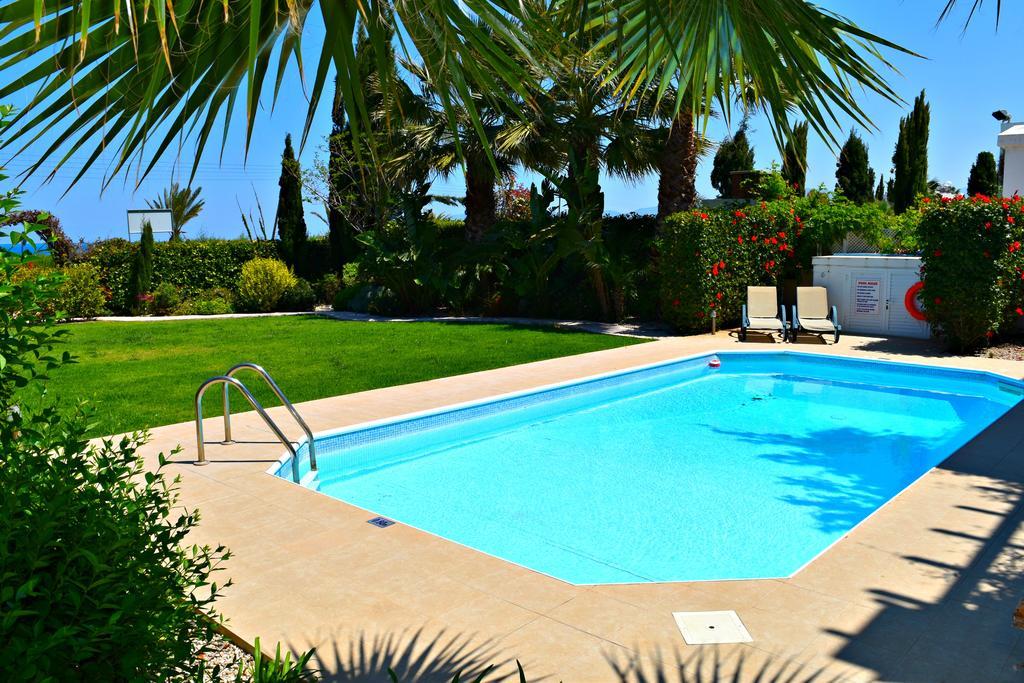 Latchi Beach Front Villa - Private Heated Pool - Amazing Uninterrupted Sea Views Polis Exterior foto